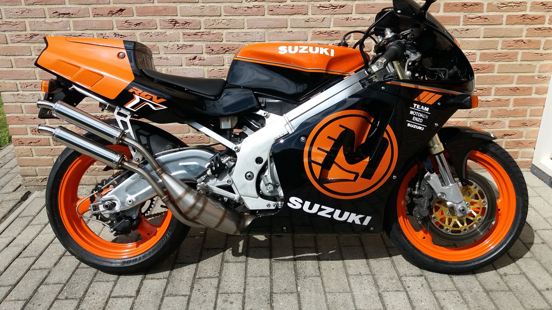 Suzuki RGV 250 after restoration